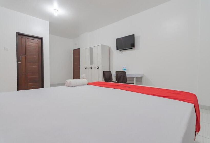 Номер Deluxe, Reddoorz At Vall Guest House Balikpapan