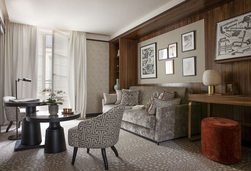 سوئیت کلاب, Esprit Saintgermain