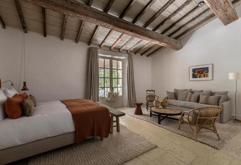 Четырехместный Номер Стандарт, Les Petites Maisons   Hameau Des Baux