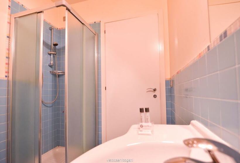 اتاق استاندارد, Standard Hotel Udine