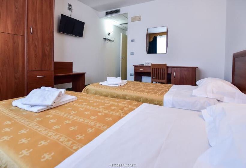 اتاق استاندارد سه نفره, Standard Hotel Udine