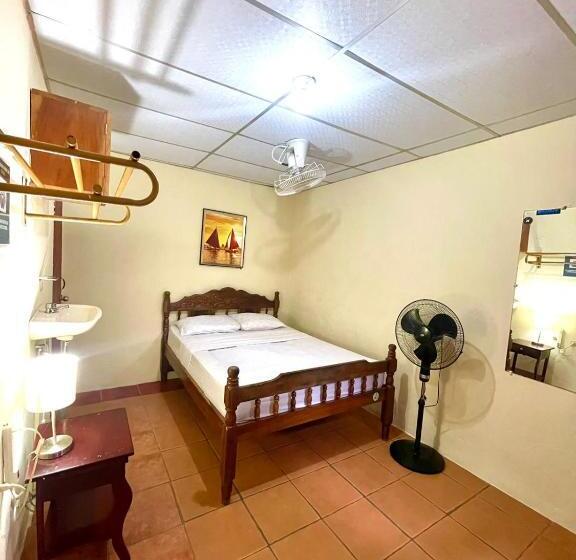 Номер Стандарт Двуспальная Кровать, Hostal Los Chamos