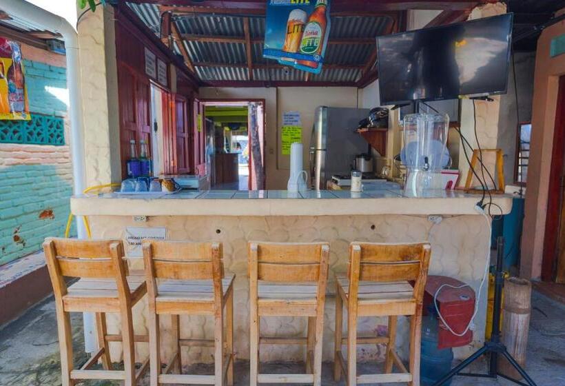 Кровать в Общей Комнате, Hostal Los Chamos
