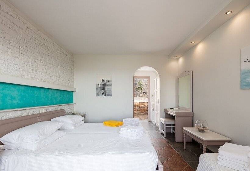 Triple Room Sea View, Kavuras Village