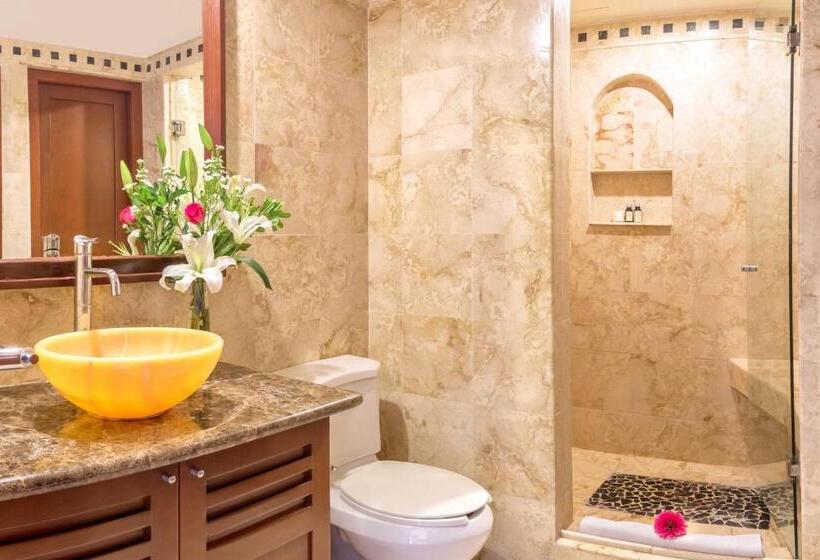 , Maya Villa Condo Hotel And Beachclub