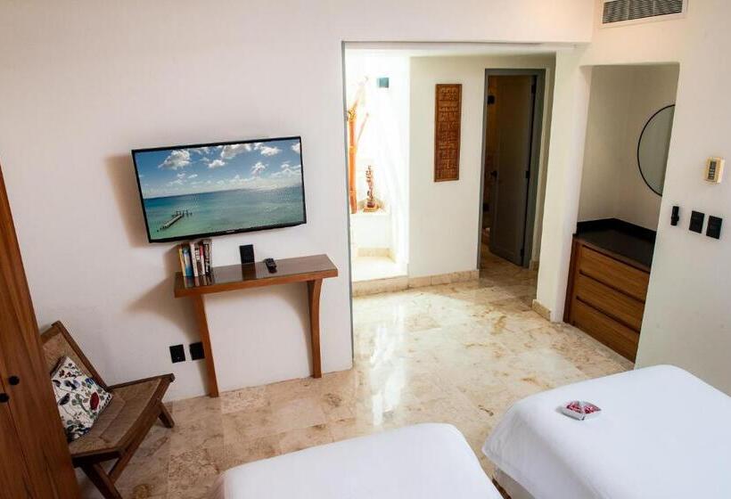 1 Bedroom Penthouse Apartment, Maya Villa Condo Hotel And Beachclub