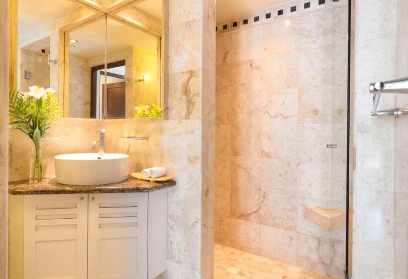 1 Bedroom Penthouse Apartment, Maya Villa Condo Hotel And Beachclub