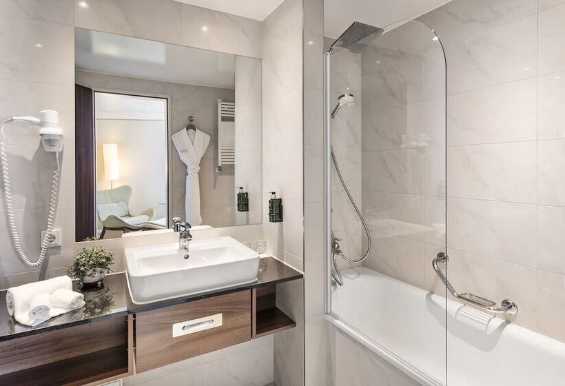 اتاق استاندارد با چشم‌انداز شهر, Melia Luxembourg