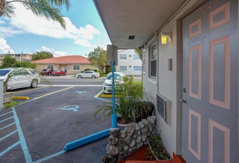 스탠다드 스튜디오, Richard S Motel Extended Stay