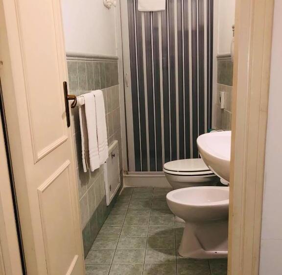 اتاق کلاسیک سه تخته, B&b Al Piazza Marina