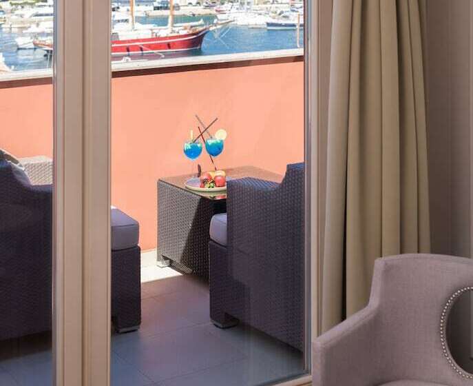 Suite Deluxe, Bastion Heritage Hotel   Relais & Châteaux