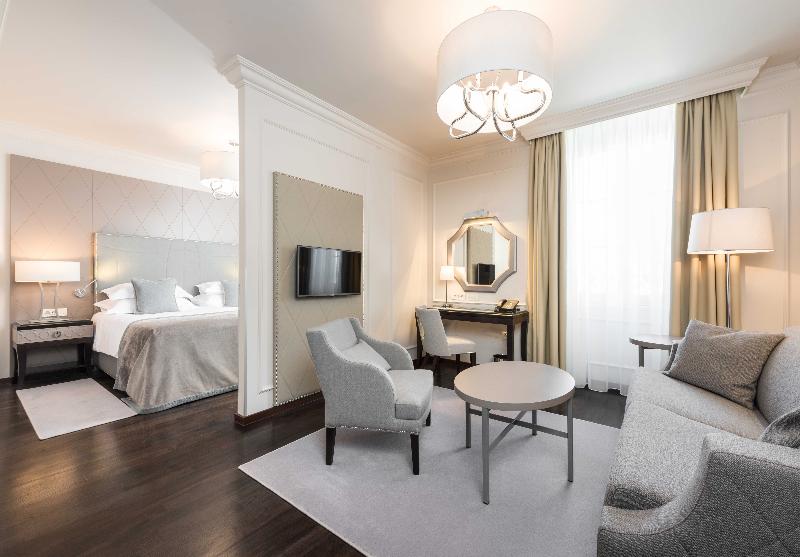 Suite, Bastion Heritage Hotel   Relais & Châteaux