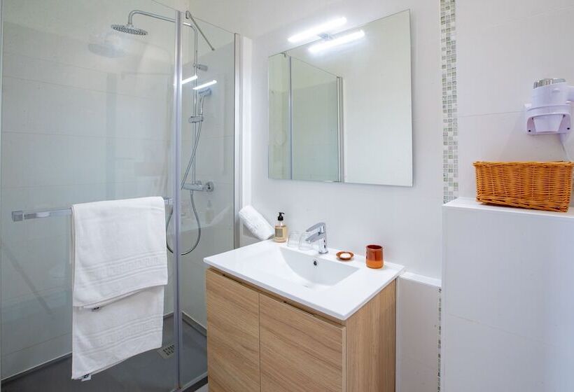 Номер Стандарт, Hostellerie Du Parc
