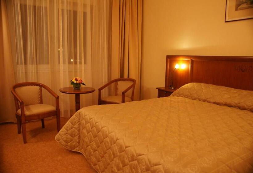 اتاق سوپریور یک تخته, Maxim