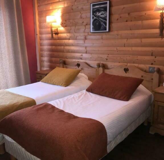 اتاق استاندارد با چشم‌انداز دریاچه, Le Ptit Hotel Du Lac
