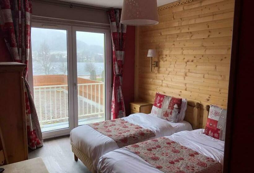 اتاق استاندارد با چشم‌انداز دریاچه, Le Ptit Hotel Du Lac