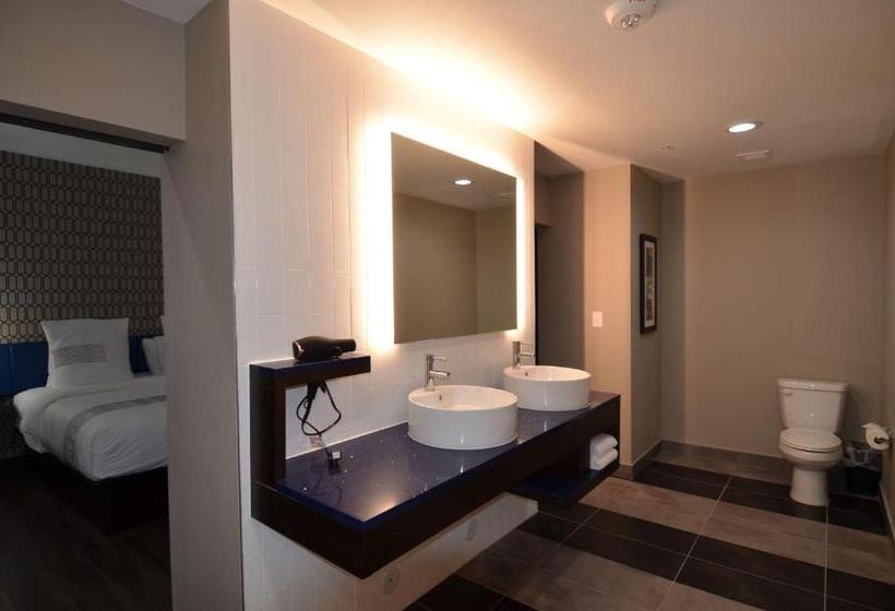 Номер Стандарт Кровать Кинг Адаптированный для Инвалидов, Glō Best Western Enid Ok Downtown   Convention Center