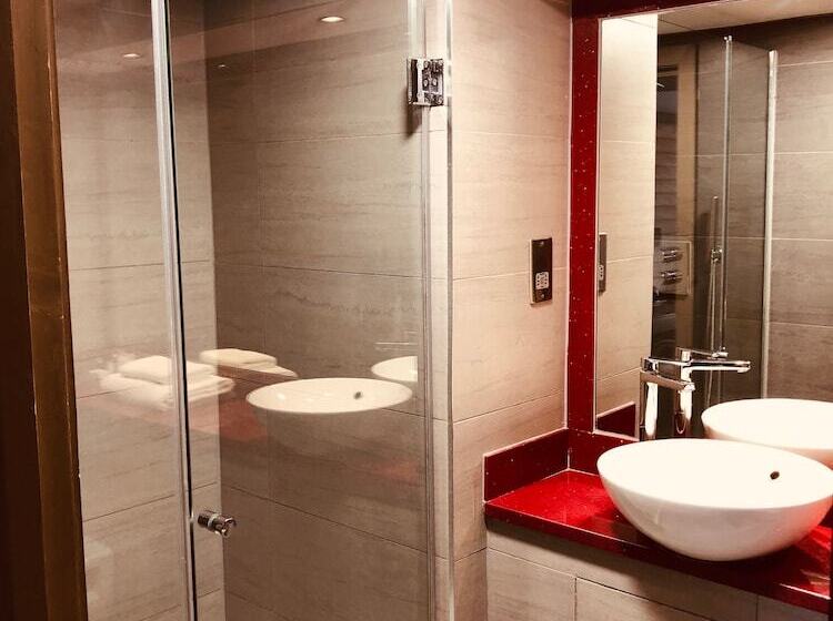 Номер Superior, Maitrise Hotel Maida Vale   London