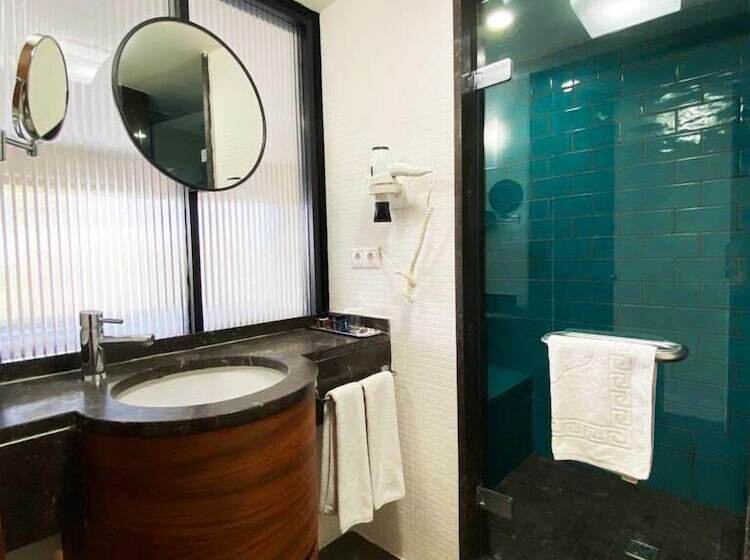 디럭스 트리플 룸, Miapera Hotel And Spa