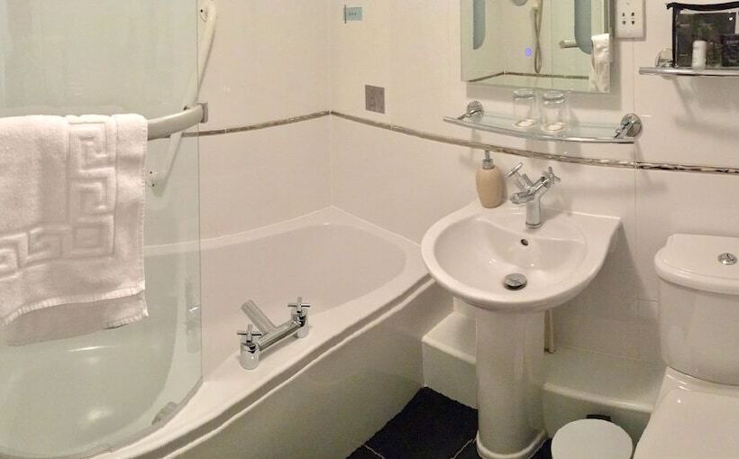اتاق استاندارد, The Spindrift Guest House