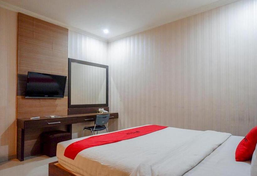标准间, Reddoorz Plus @ Grand Pacifik Hotel Makassar