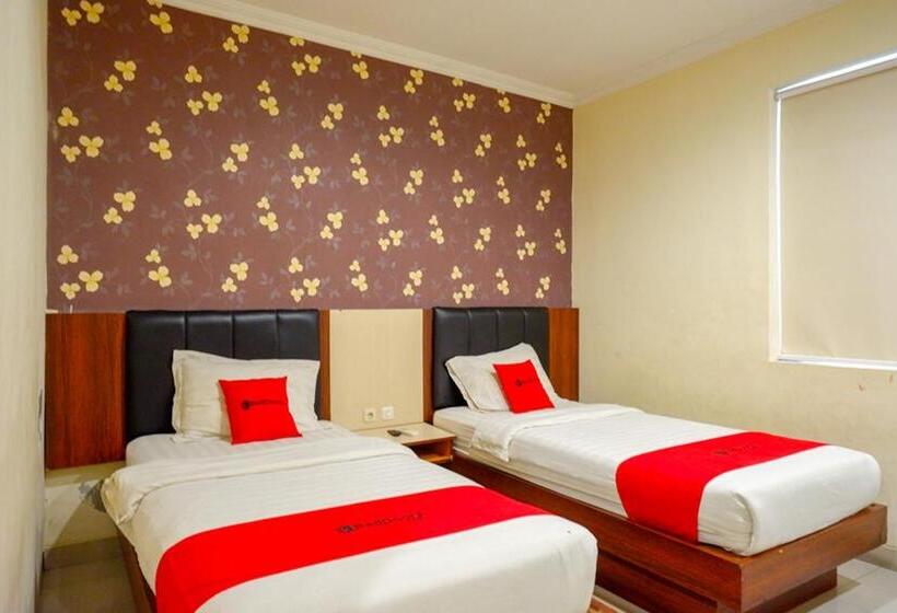 豪华房间, Reddoorz Plus @ Grand Pacifik Hotel Makassar