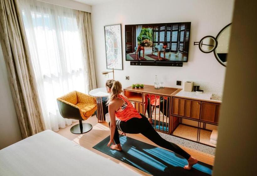 חדר סופריור נוף לעיר, Hard Rock Hotel Madrid