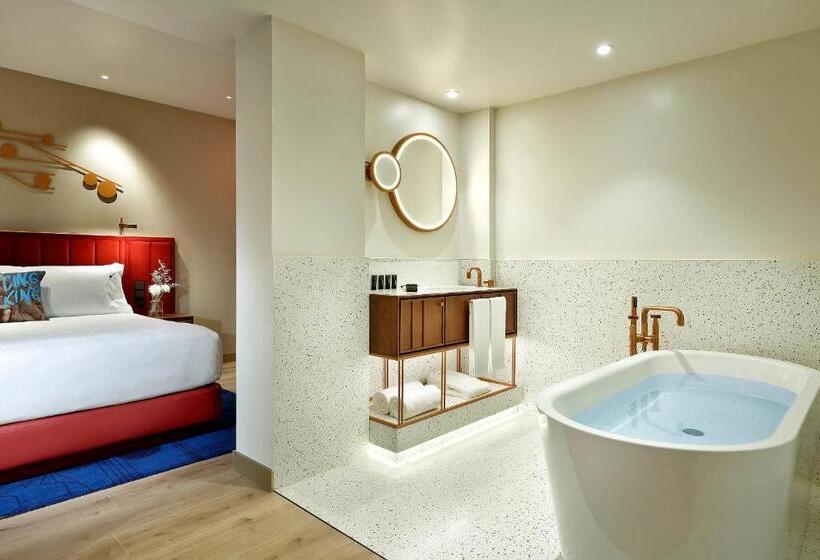 סוויטת ג'וניור, Hard Rock Hotel Madrid