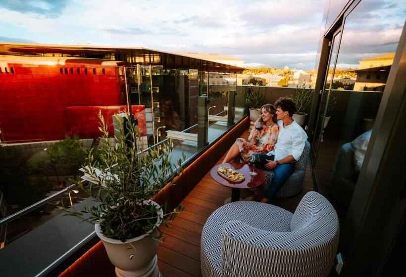 סוויטת ג'וניור עם טרסה, Hard Rock Hotel Madrid