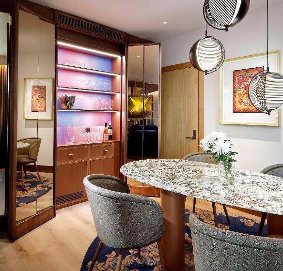 סוויטה עם טרסה, Hard Rock Hotel Madrid