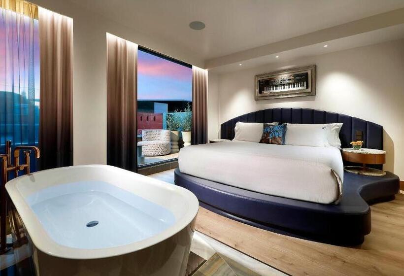 סוויטה עם טרסה, Hard Rock Hotel Madrid
