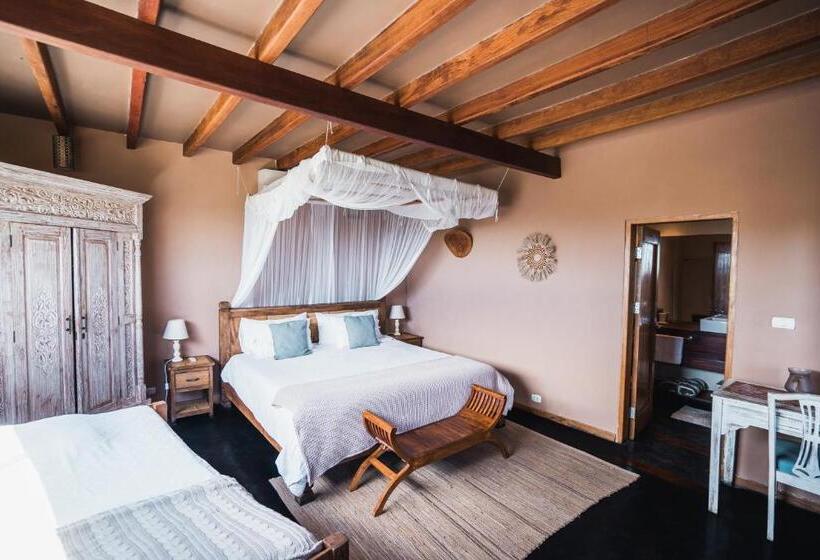 اتاق لوکس با چشم‌انداز دریا, Villa Del Sol