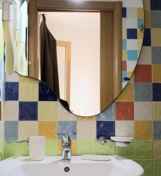 اتاق استاندارد با بالکن و چشم‌انداز دریا, B&b Via Veneto