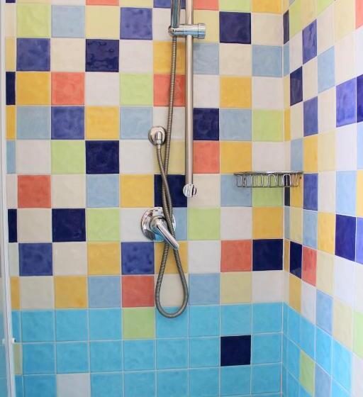 اتاق لوکس با بالکن و چشم‌انداز دریا, B&b Via Veneto