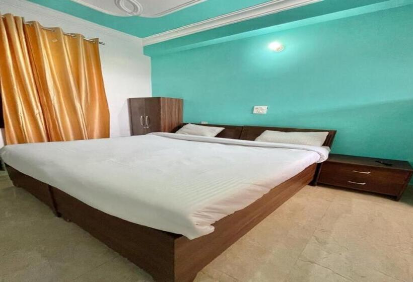 Üç Kişilik Klasik oda, Capital O Kanha Guest House