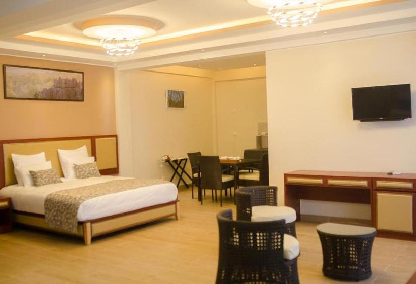 اتاق خانوادگی, Hôtel Menabe L