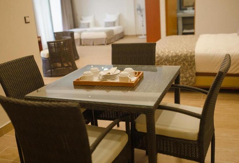 اتاق خانوادگی, Hôtel Menabe L