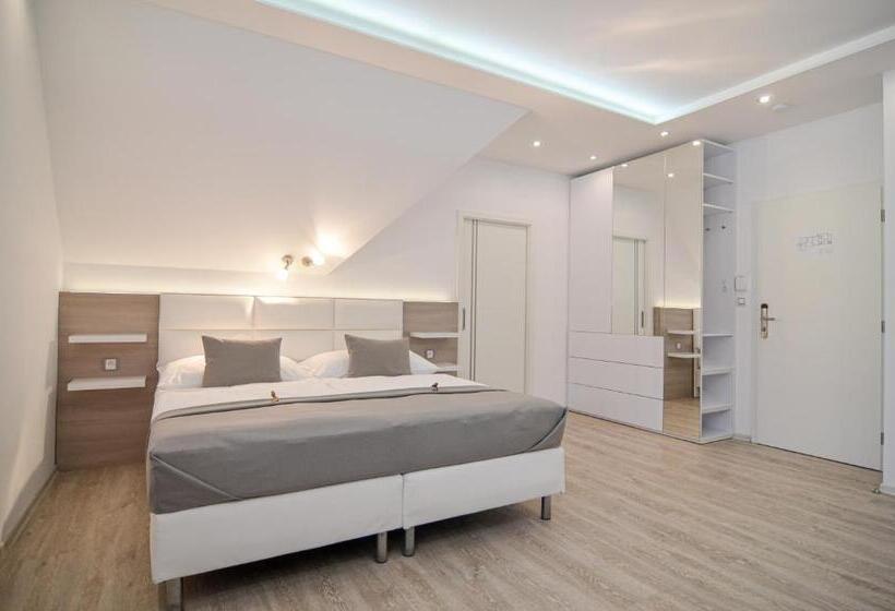 Четырехместный Номер Deluxe, Residence Malva