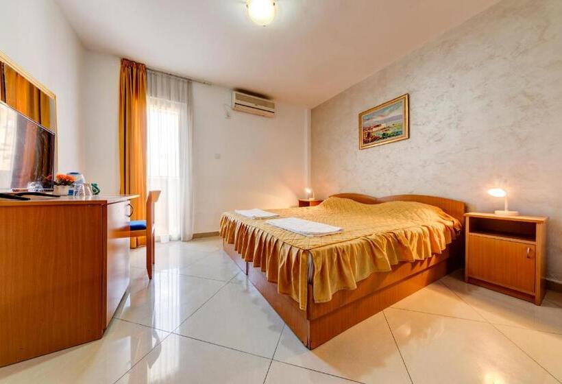 اتاق استاندارد با بالکن, Suzana Budva