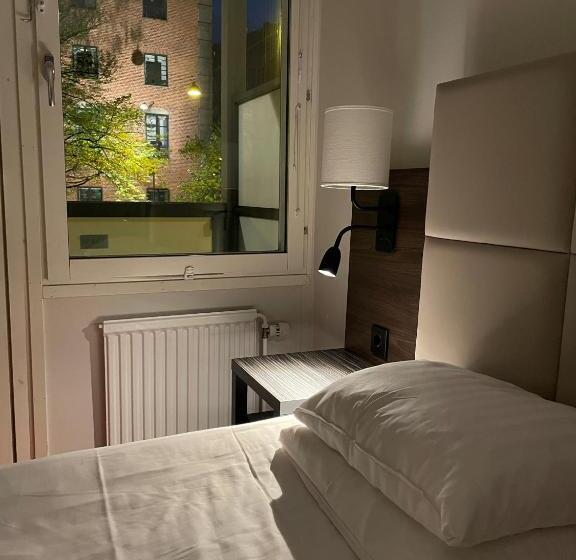 Семейный Номер, N Hostel Malmö City