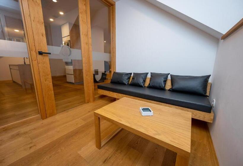 1 Bedroom Penthouse Apartment, Cirus Apartments