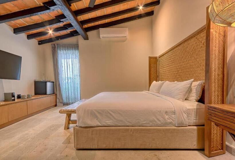 اتاق لوکس با تخت بزرگ, Maxwell Residences At Indah