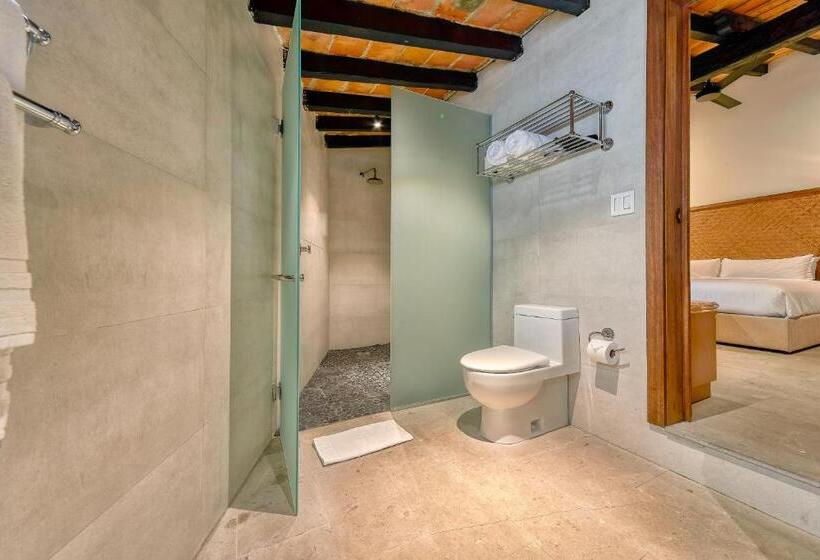 اتاق لوکس با تخت بزرگ, Maxwell Residences At Indah