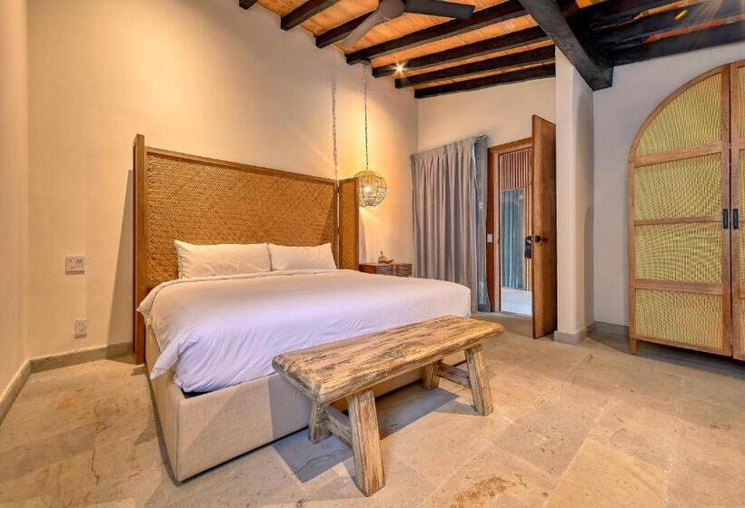 اتاق لوکس با تخت بزرگ, Maxwell Residences At Indah