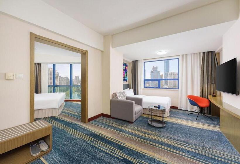 スイート, Holiday Inn Express City Centre Dalian, An Ihg