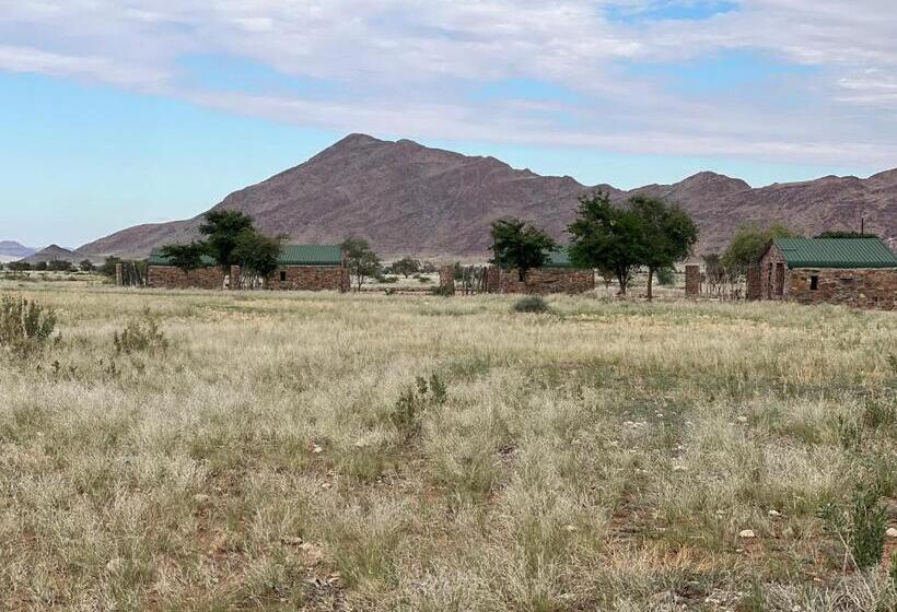 اتاق استاندارد با چشم‌انداز کوهستان, Little Sossus Lodge