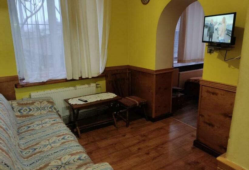 Quarto Estandar, готель маєток