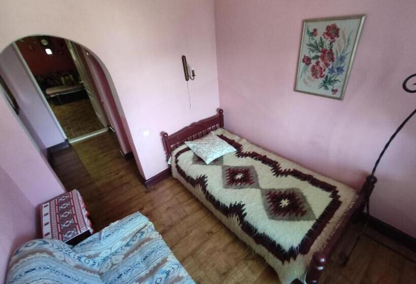 Quarto Estandar Individual, готель маєток