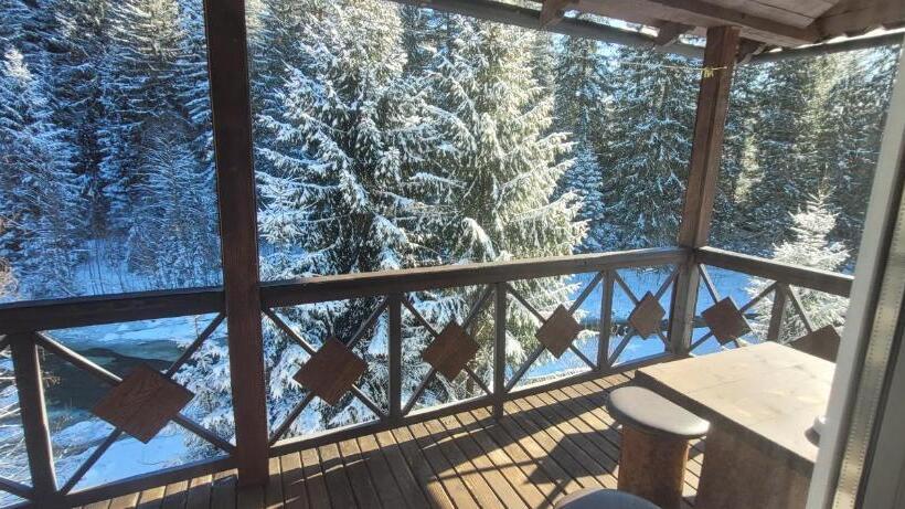 Standard Triple Room with Terrace, готель River Hill