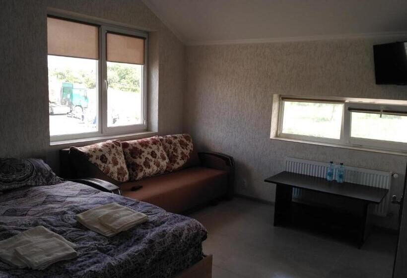 اتاق سوپریور, Motel Lutsk